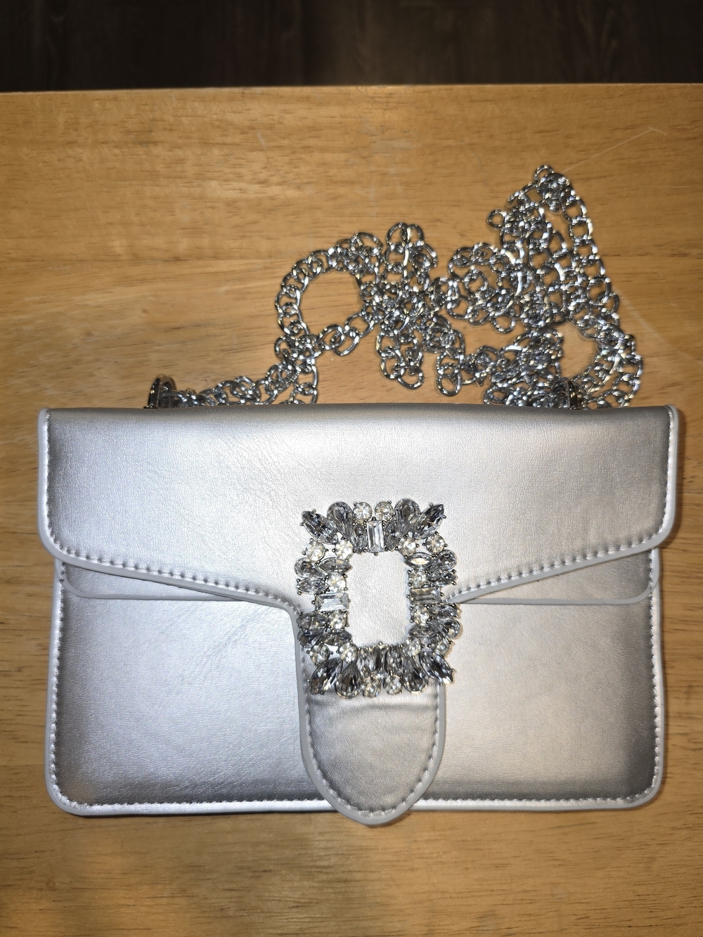 Elegant Silver Chain Shoulder Bag with Crystal Buckle🩶 - Picture 3 of 6